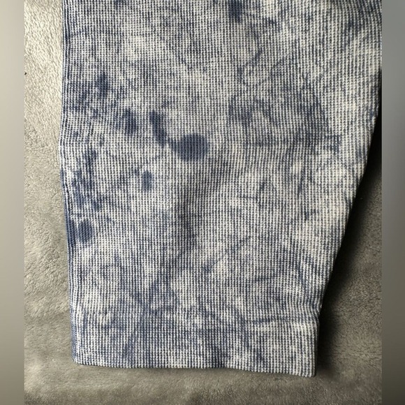 Lululemon Ebb To Train Tight Wash Leggings. Ombré Size 4. Retail- $118 Stretch - Picture 5 of 10